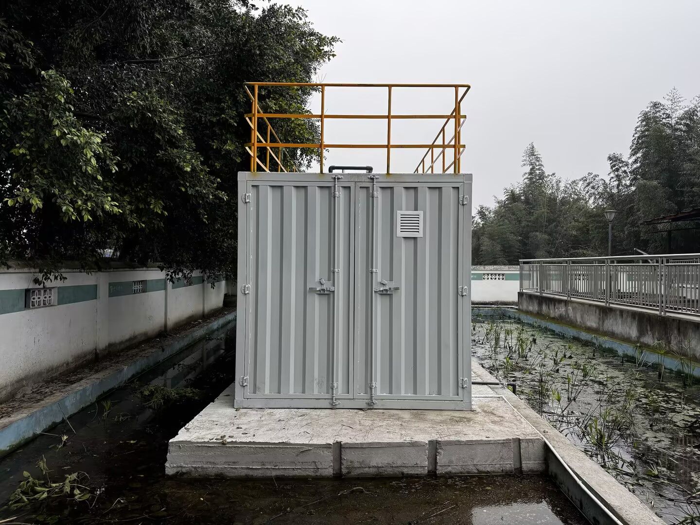 Équipement intégré de traitement des eaux usées